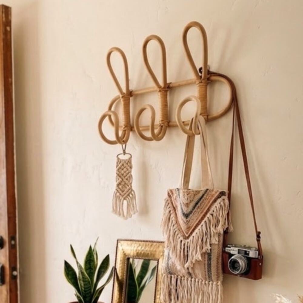 boho-style 3-loop wall hanger natural woven rattan frame looping curves bohemian